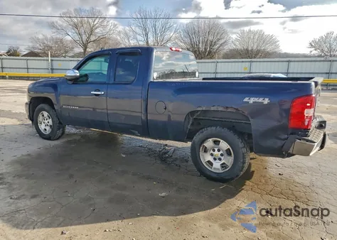 2010 Chevrolet Silverado K1500 Ls z USA, uszkodzony, nr VIN 1GCSKREAXAZ147092